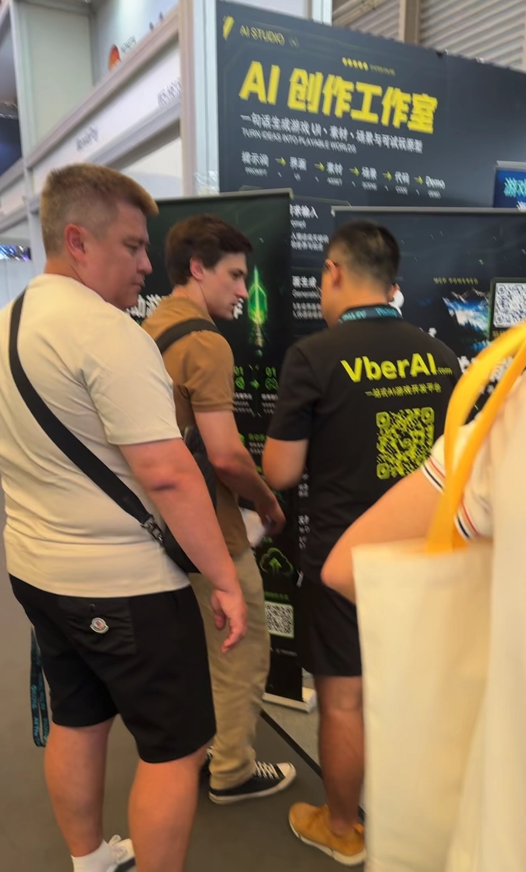Overseas visitors at the booth